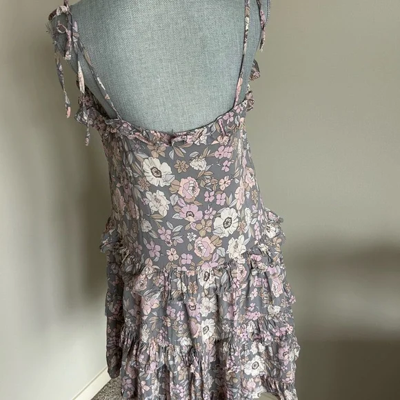 VICI Floral Ruffle Dress - Picture 2 of 5